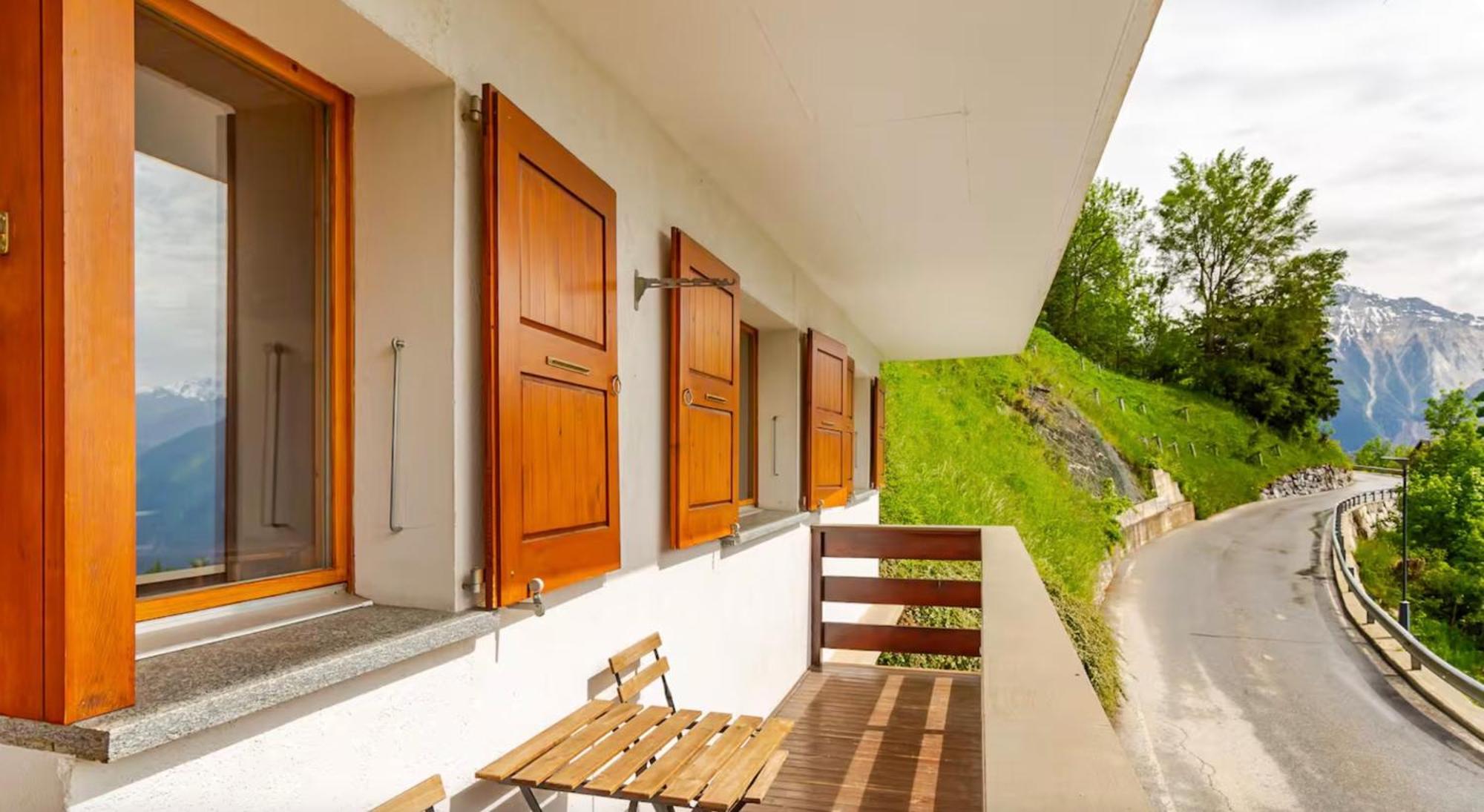 Gemuetliche Wohnung Mit Traumaussicht! 阿尔宾内 外观 照片